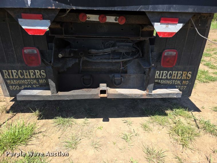 image for item FI0970 2006 GMC C5500 dump truck