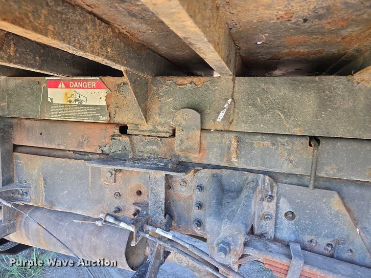 image for item FI0970 2006 GMC C5500 dump truck
