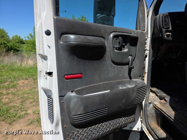 image for item FI0970 2006 GMC C5500 dump truck