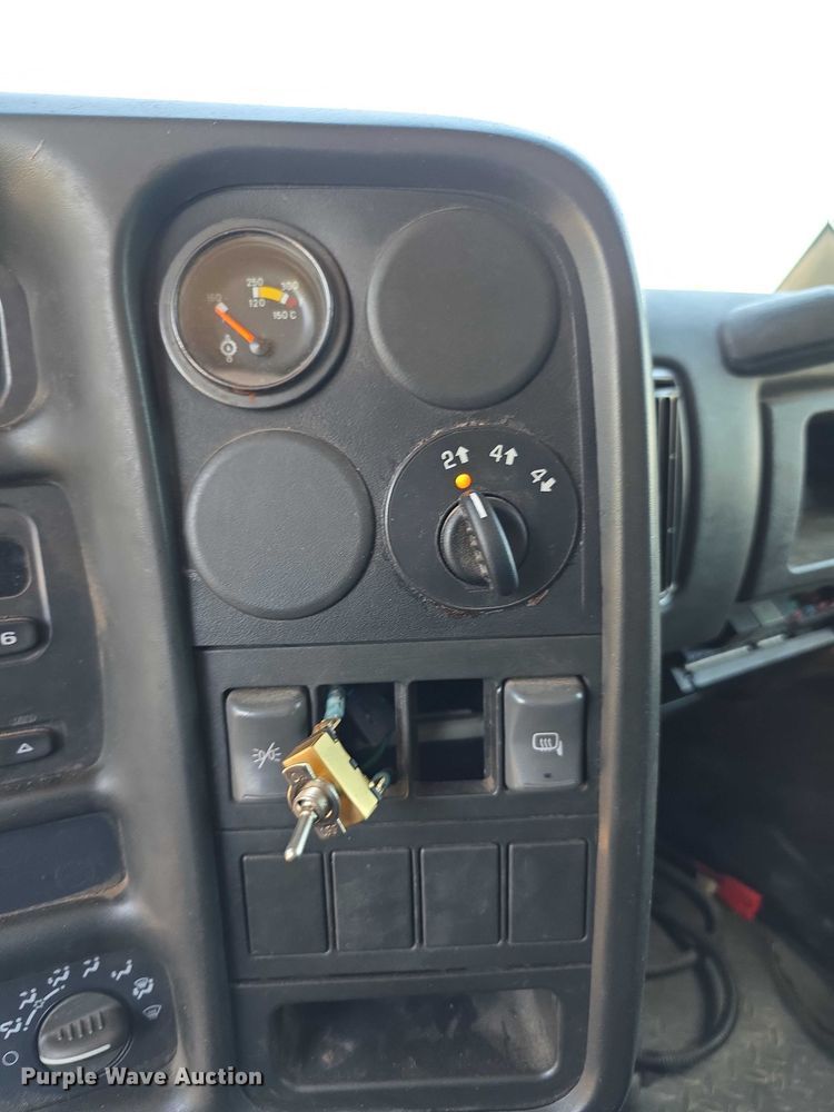 image for item FI0970 2006 GMC C5500 dump truck