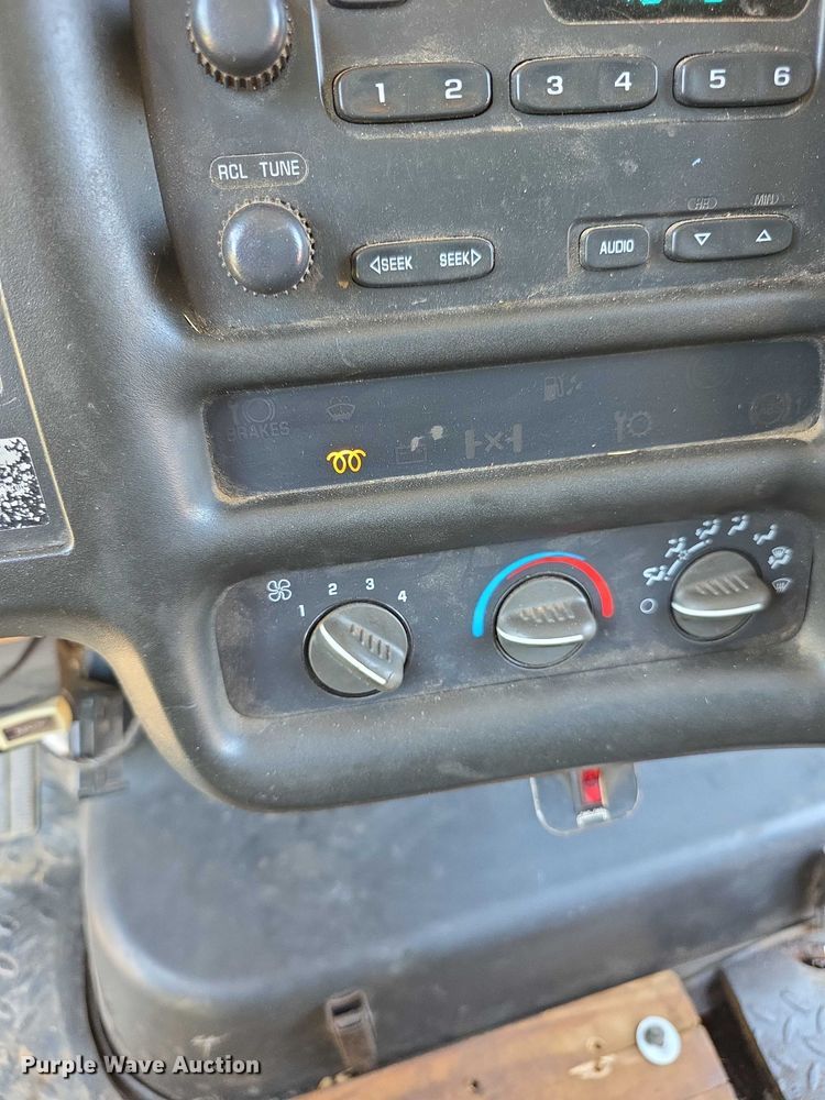 image for item FI0970 2006 GMC C5500 dump truck