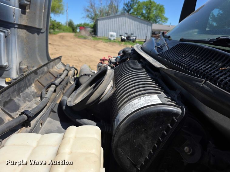 image for item FI0970 2006 GMC C5500 dump truck