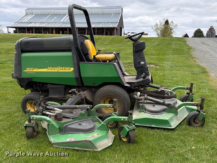 image for item FK0149 2004 John Deere Turbo 1609 ZTR lawn mower