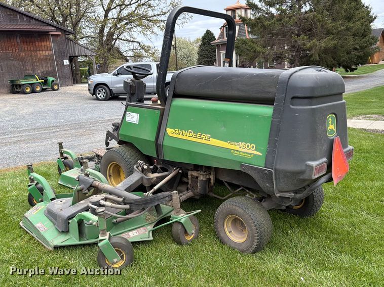 image for item FK0149 2004 John Deere Turbo 1609 ZTR lawn mower