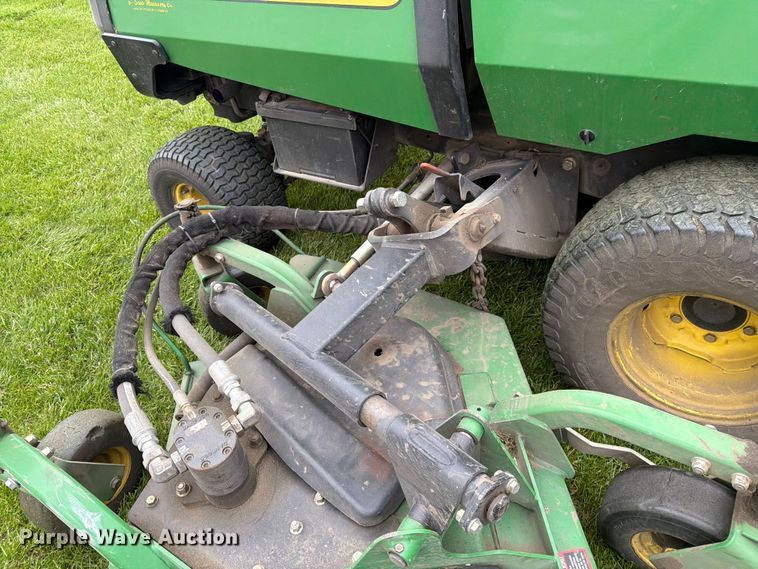 image for item FK0149 2004 John Deere Turbo 1609 ZTR lawn mower