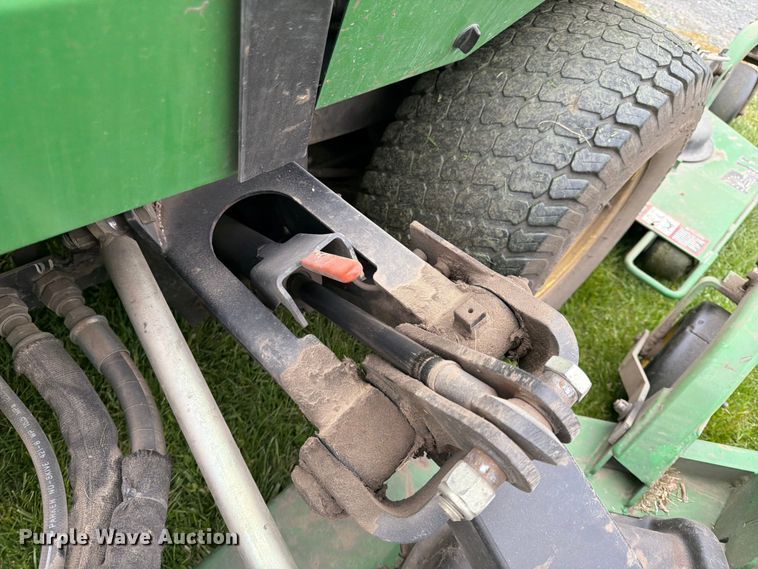 image for item FK0149 2004 John Deere Turbo 1609 ZTR lawn mower