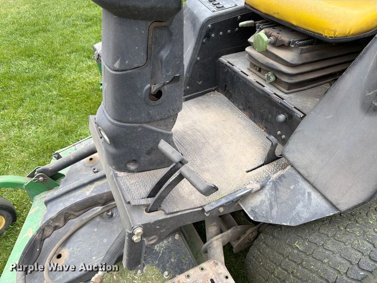 image for item FK0149 2004 John Deere Turbo 1609 ZTR lawn mower