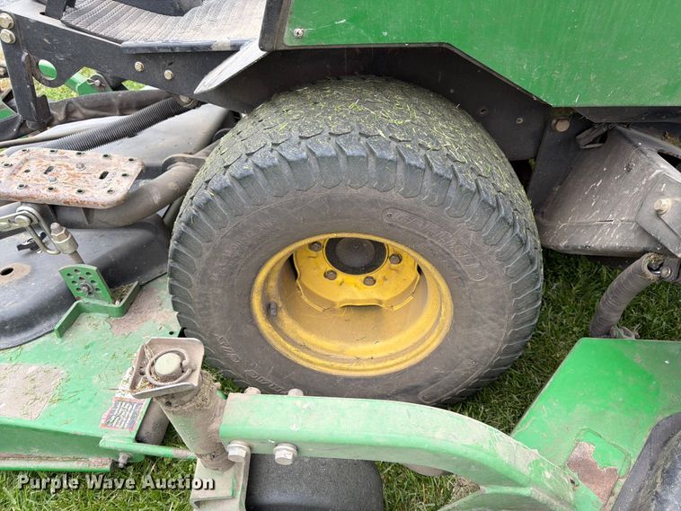 image for item FK0149 2004 John Deere Turbo 1609 ZTR lawn mower