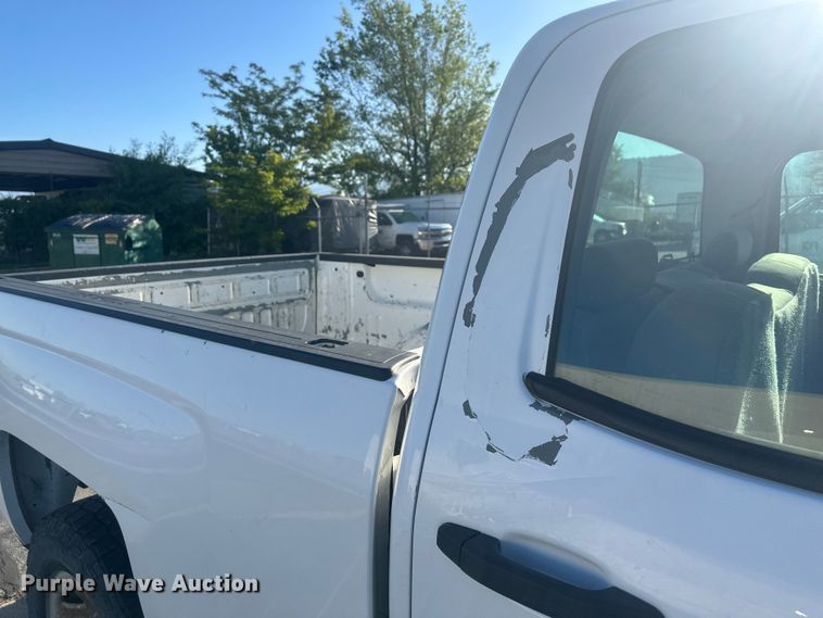 image for item FM7524 2015 Chevrolet Silverado 1500 Crew Cab pickup truck