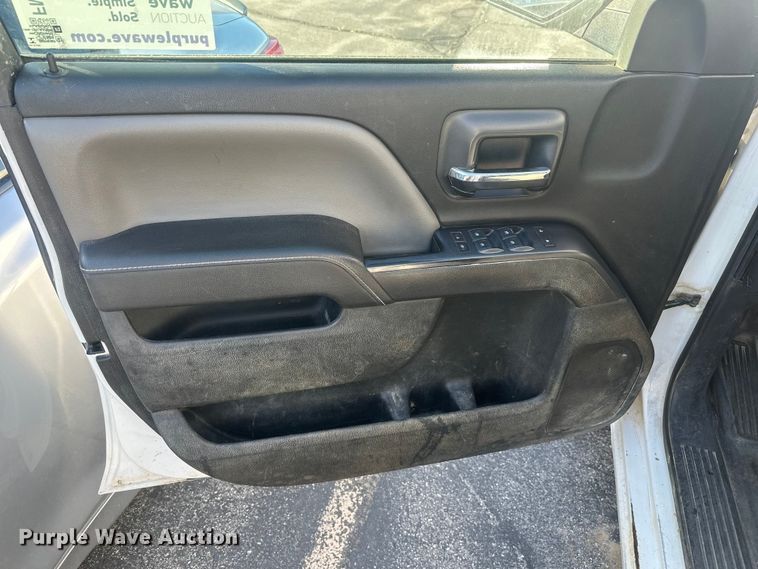 image for item FM7524 2015 Chevrolet Silverado 1500 Crew Cab pickup truck