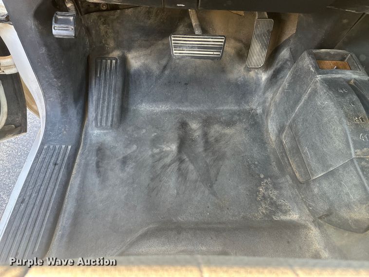 image for item FM7524 2015 Chevrolet Silverado 1500 Crew Cab pickup truck