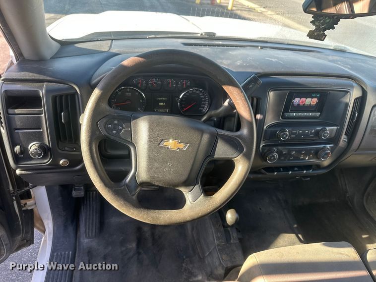 image for item FM7524 2015 Chevrolet Silverado 1500 Crew Cab pickup truck