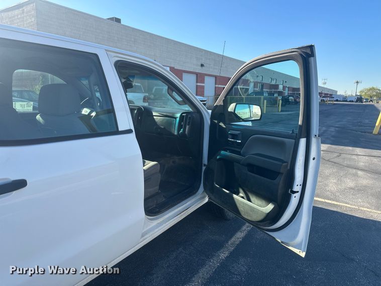 image for item FM7524 2015 Chevrolet Silverado 1500 Crew Cab pickup truck