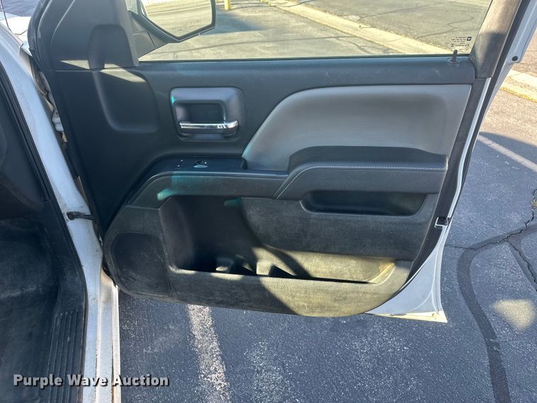 image for item FM7524 2015 Chevrolet Silverado 1500 Crew Cab pickup truck