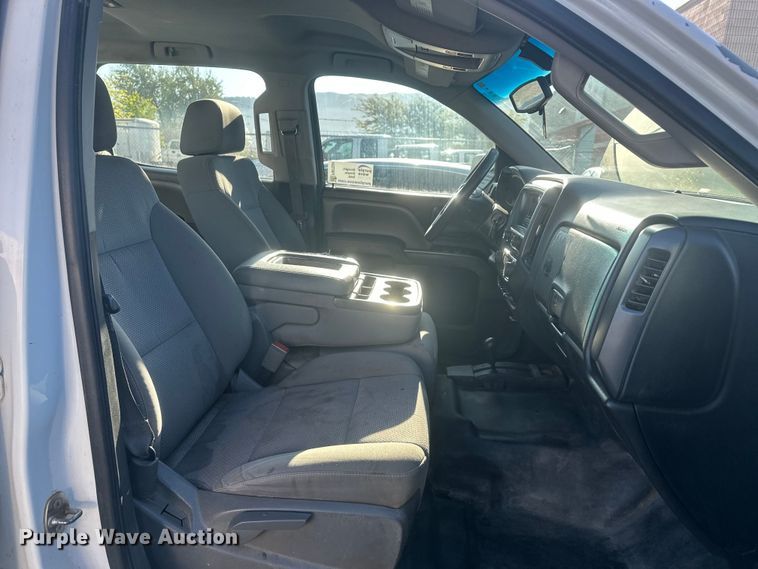 image for item FM7524 2015 Chevrolet Silverado 1500 Crew Cab pickup truck