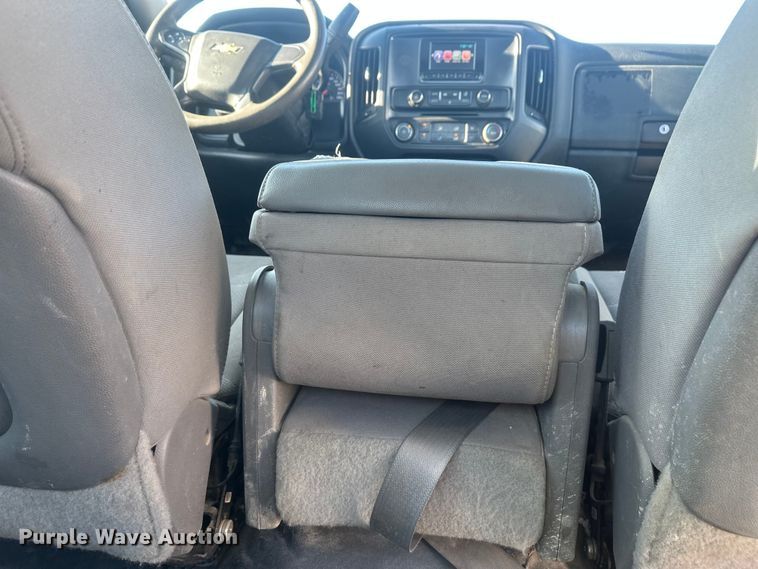 image for item FM7524 2015 Chevrolet Silverado 1500 Crew Cab pickup truck