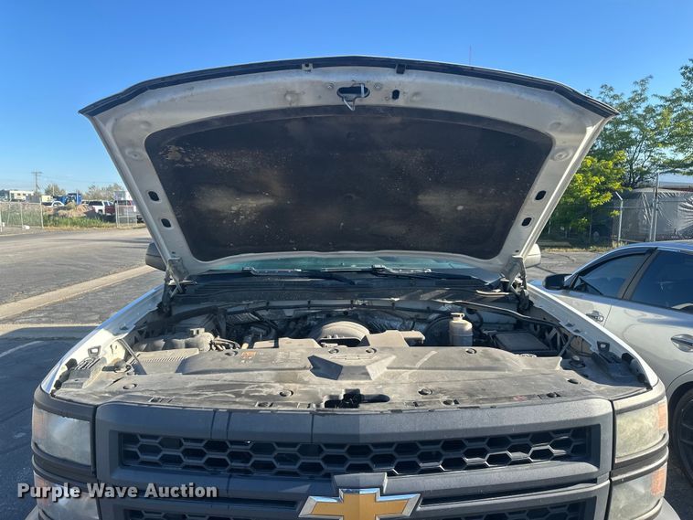 image for item FM7524 2015 Chevrolet Silverado 1500 Crew Cab pickup truck