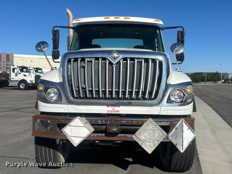 image for item FM7525 2008 International 7600 truck cab and chassis