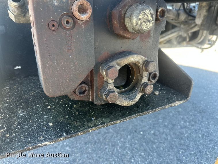 image for item FM7525 2008 International 7600 truck cab and chassis