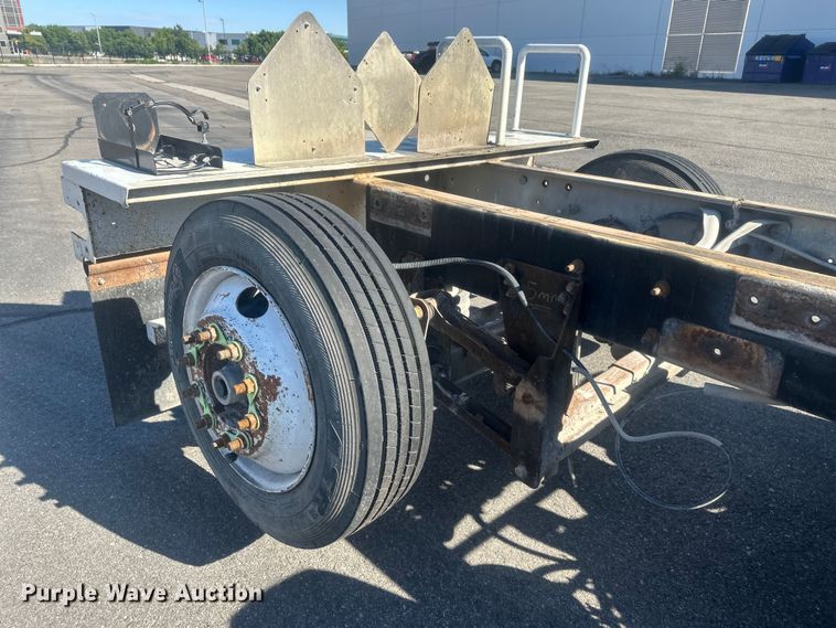 image for item FM7525 2008 International 7600 truck cab and chassis