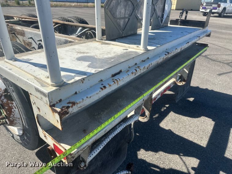 image for item FM7525 2008 International 7600 truck cab and chassis