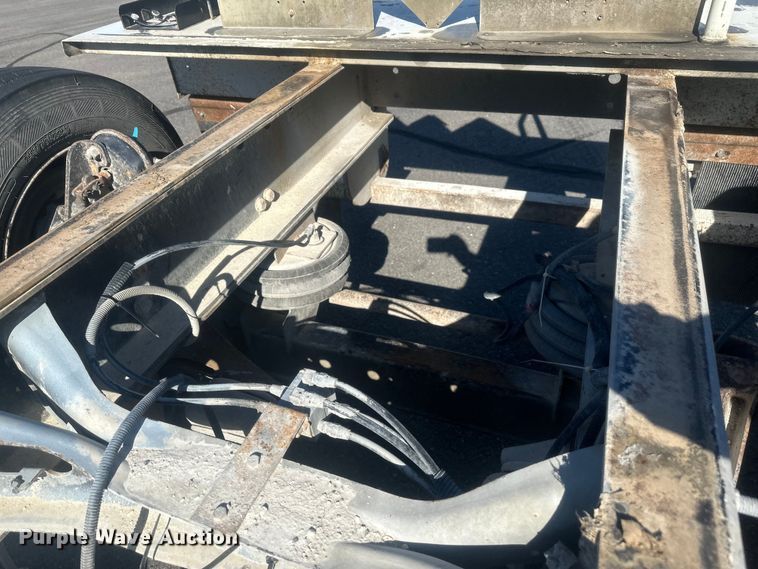image for item FM7525 2008 International 7600 truck cab and chassis