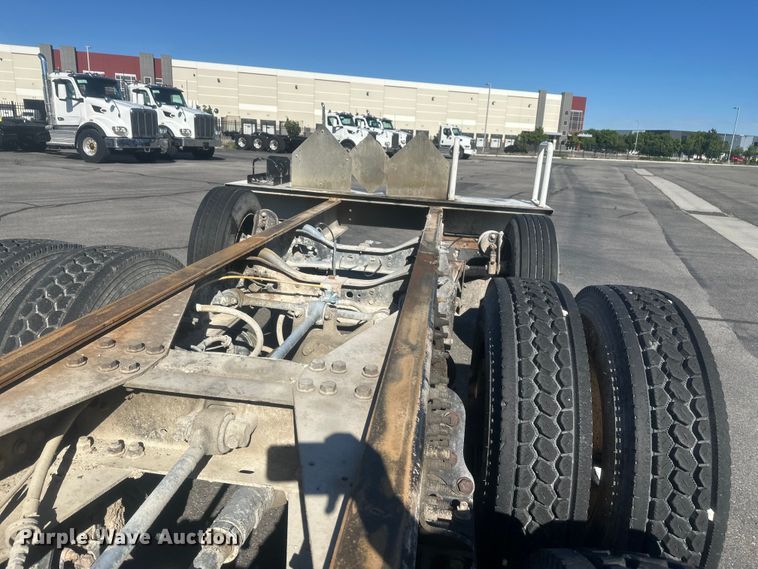 image for item FM7525 2008 International 7600 truck cab and chassis