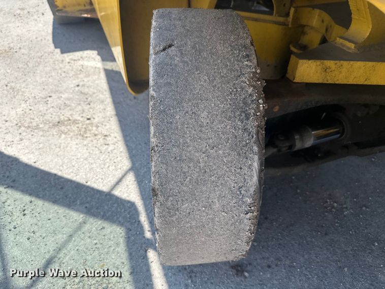 image for item FM7526 1997 Yale GLP100VXNKBE109 forklift