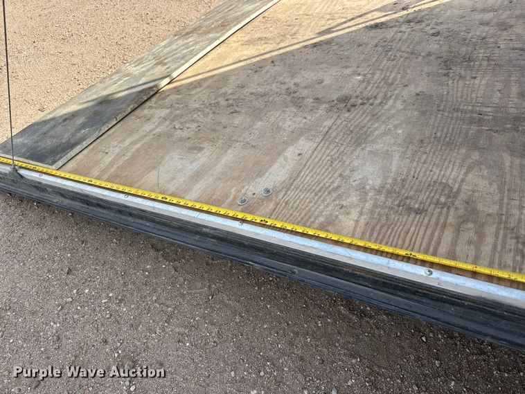 image for item MX9197 2010 Continental enclosed cargo trailer