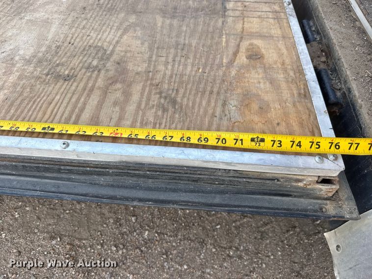 image for item MX9197 2010 Continental enclosed cargo trailer
