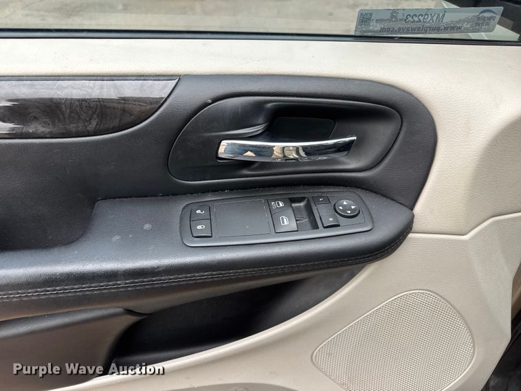 image for item MX9223 2016 Dodge Grand Caravan van