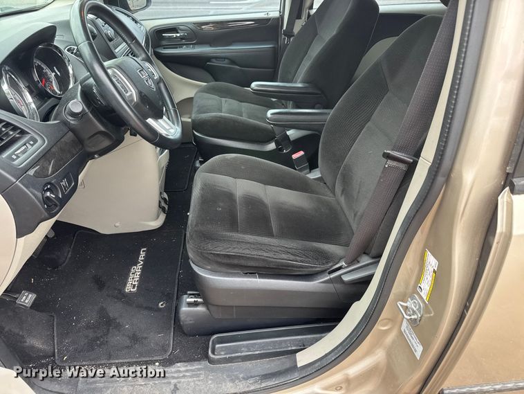 image for item MX9223 2016 Dodge Grand Caravan van