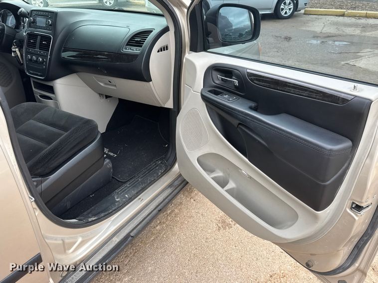 image for item MX9223 2016 Dodge Grand Caravan van