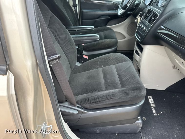 image for item MX9223 2016 Dodge Grand Caravan van