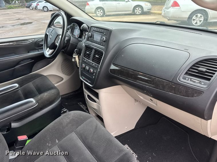 image for item MX9223 2016 Dodge Grand Caravan van