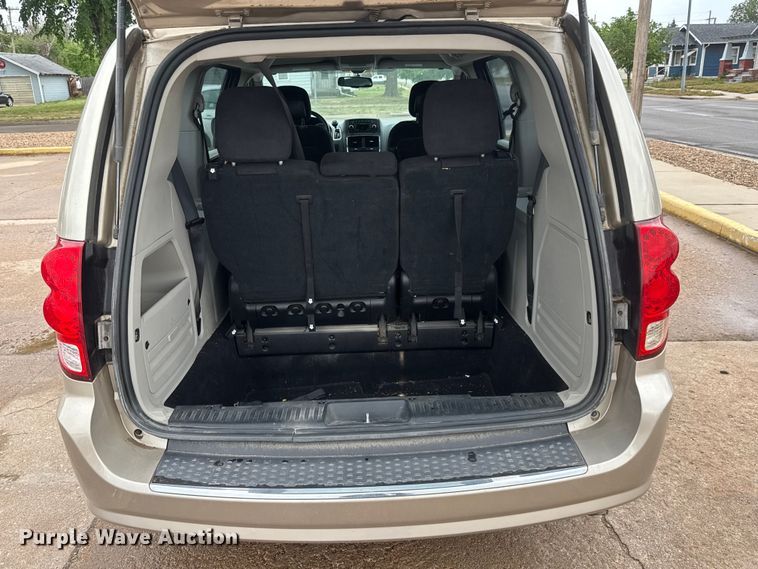 image for item MX9223 2016 Dodge Grand Caravan van