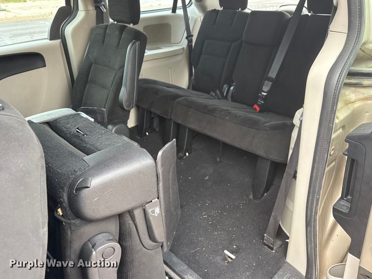image for item MX9223 2016 Dodge Grand Caravan van