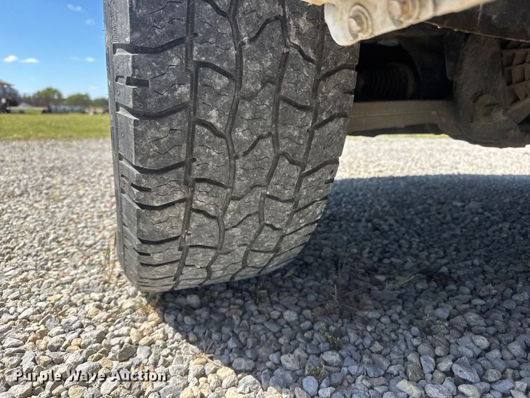 image for item MX9248 2015 RAM 1500 Crew Cab pickup truck