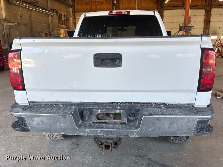 image for item MX9278 2015 Chevrolet Silverado 2500HD Crew Cab pickup truck