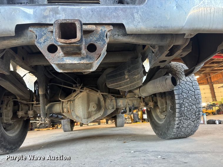 image for item MX9278 2015 Chevrolet Silverado 2500HD Crew Cab pickup truck