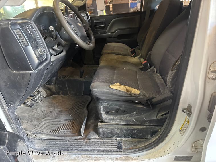 image for item MX9278 2015 Chevrolet Silverado 2500HD Crew Cab pickup truck