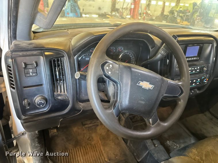 image for item MX9278 2015 Chevrolet Silverado 2500HD Crew Cab pickup truck