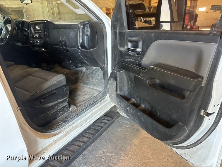 image for item MX9278 2015 Chevrolet Silverado 2500HD Crew Cab pickup truck