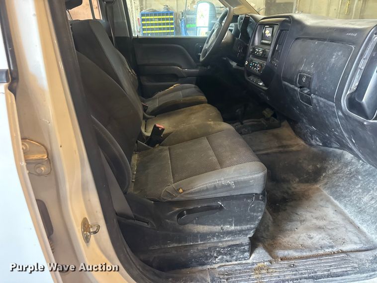 image for item MX9278 2015 Chevrolet Silverado 2500HD Crew Cab pickup truck