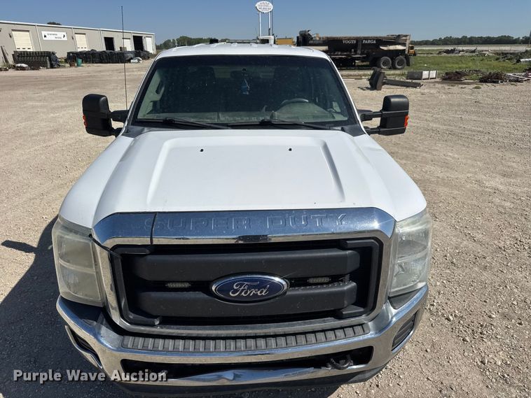 image for item MX9279 2015 Ford F250 Super Duty Crew Cab pickup truck
