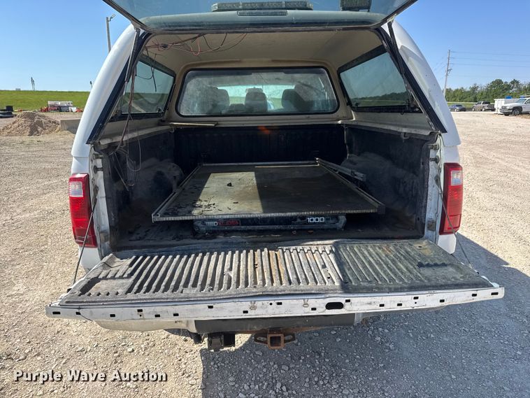 image for item MX9279 2015 Ford F250 Super Duty Crew Cab pickup truck