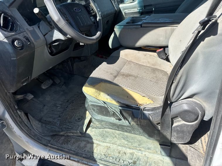 image for item MX9279 2015 Ford F250 Super Duty Crew Cab pickup truck