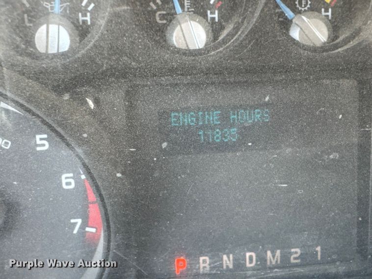 image for item MX9279 2015 Ford F250 Super Duty Crew Cab pickup truck