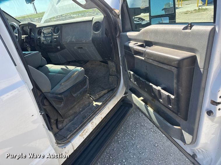 image for item MX9279 2015 Ford F250 Super Duty Crew Cab pickup truck