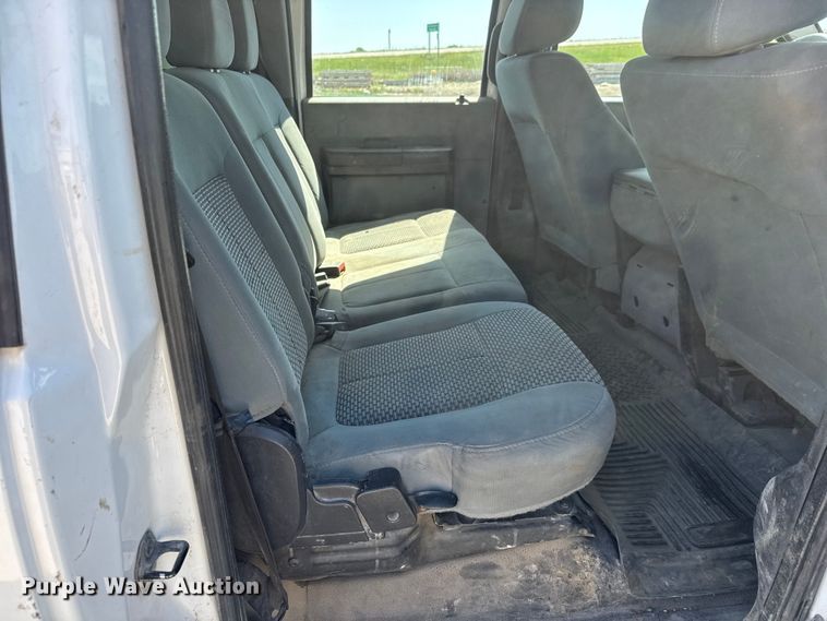 image for item MX9279 2015 Ford F250 Super Duty Crew Cab pickup truck